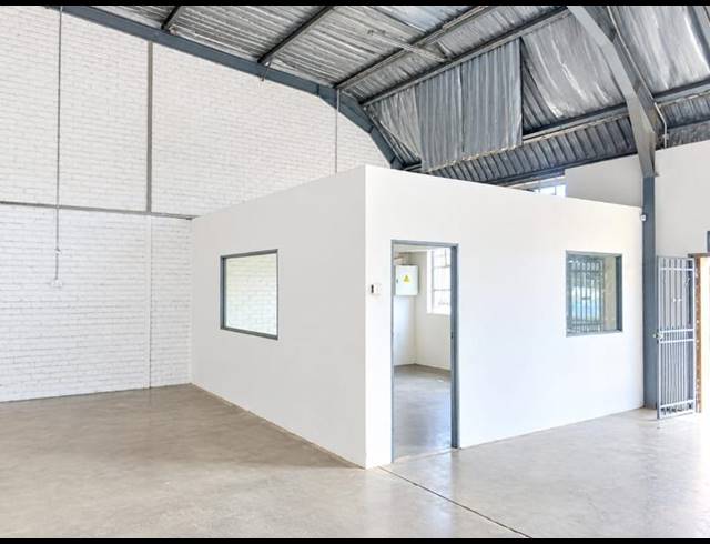 BUSINESS PROPERTY TO RENT IN ISANDO